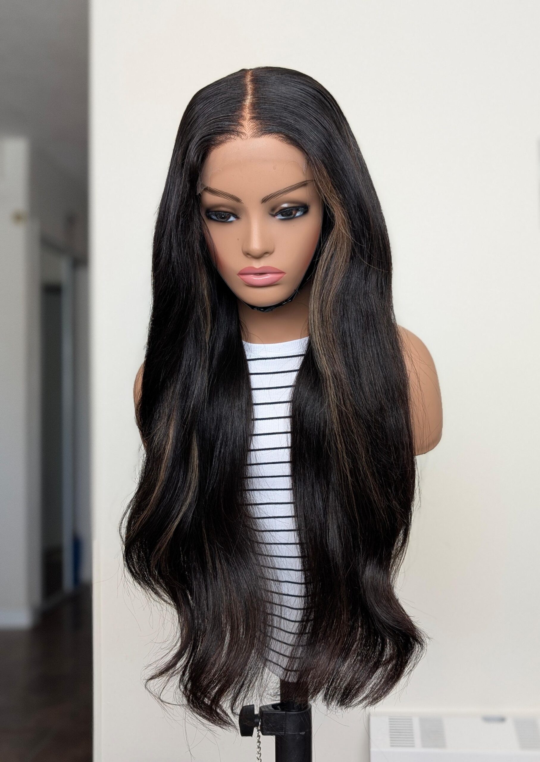 Anna Wavy Highlights