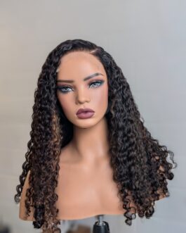 Issey Curly Highlights